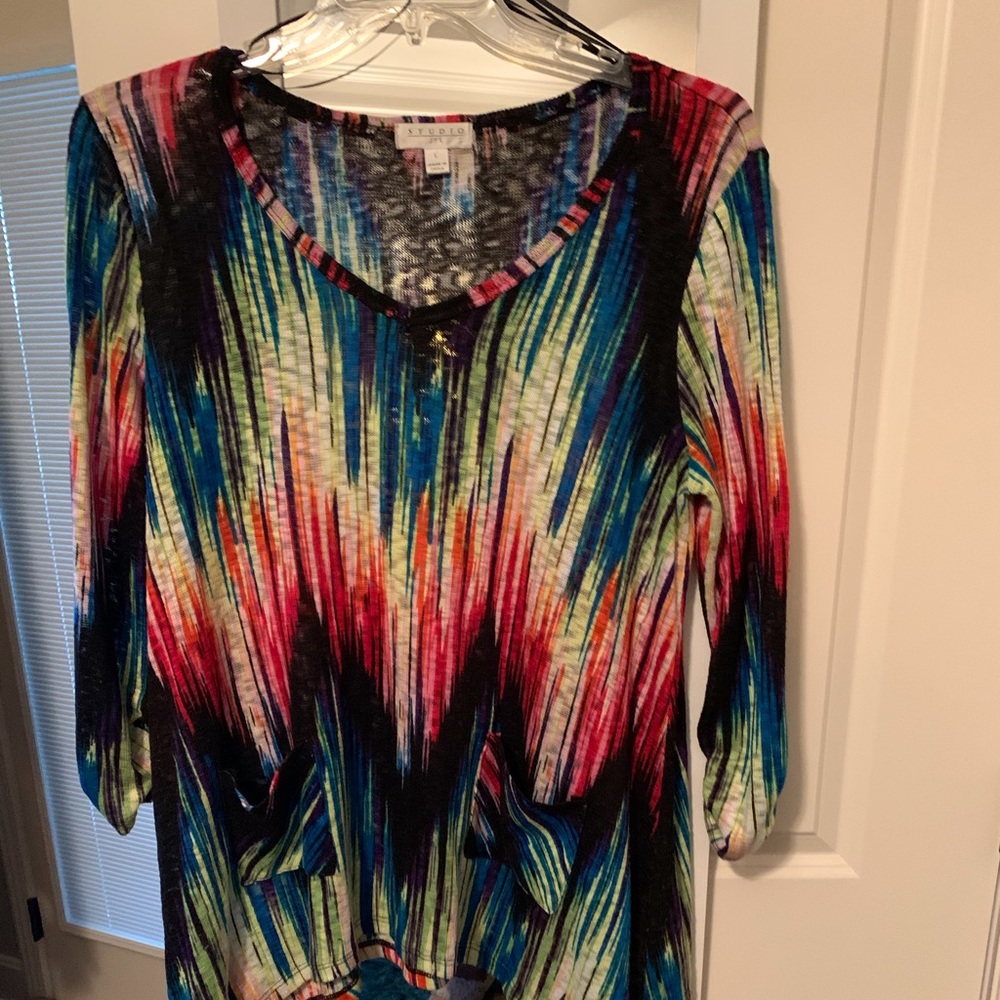 Top - Picture 2 of 2